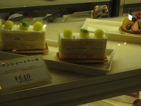 ホテルオークラ　テイクアウト　ケーキ